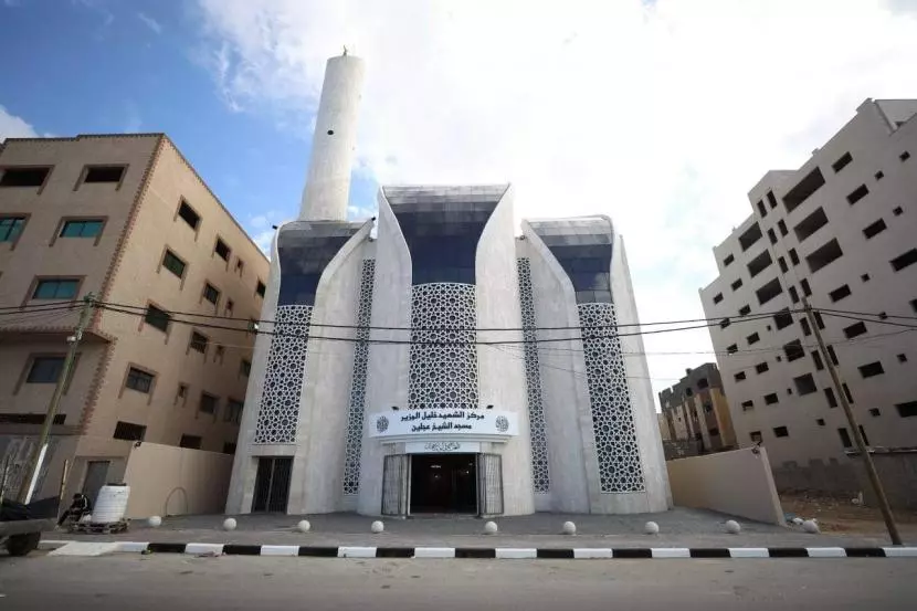 Masjid Syeikh Azlin, sebuah karya arsitektur dari Gubernur Jawa Barat Ridwan Kamil. (image source: republika)