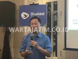 Heboh! Direktur Utama Blue Bird Narik Taksi, Punya Armada Avanza sampai Tesla