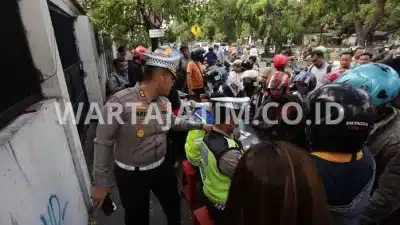 Polisi di Surabaya Mengamankan 20 Kendaraan Tanpa STNK Melalui Tilang Manual