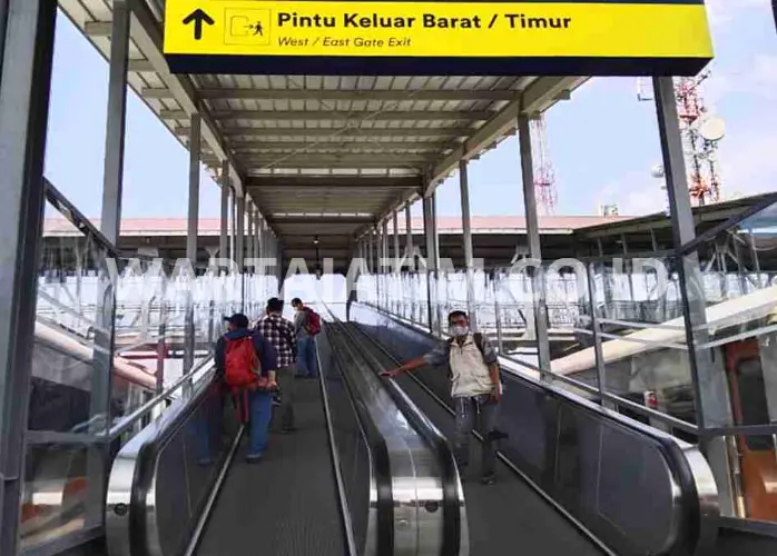 PT Kereta Api Indonesia: Stasiun Malang Layani Ribuan Penumpang saat Libur Panjang.