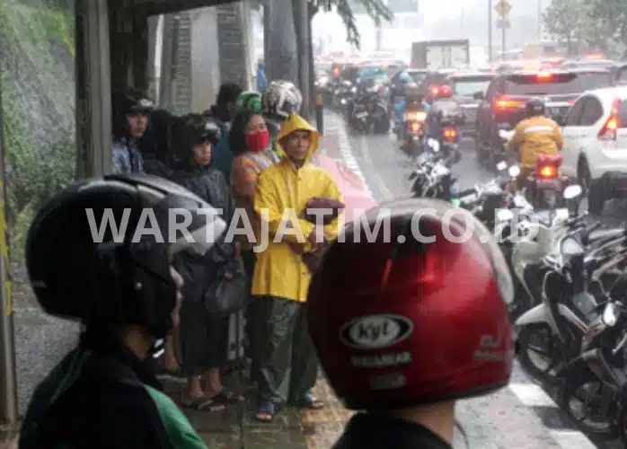 Musim hujan dan berkendara