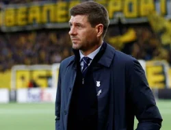 Steven Gerrard Siap Menjadi Pelatih Al Ettifaq