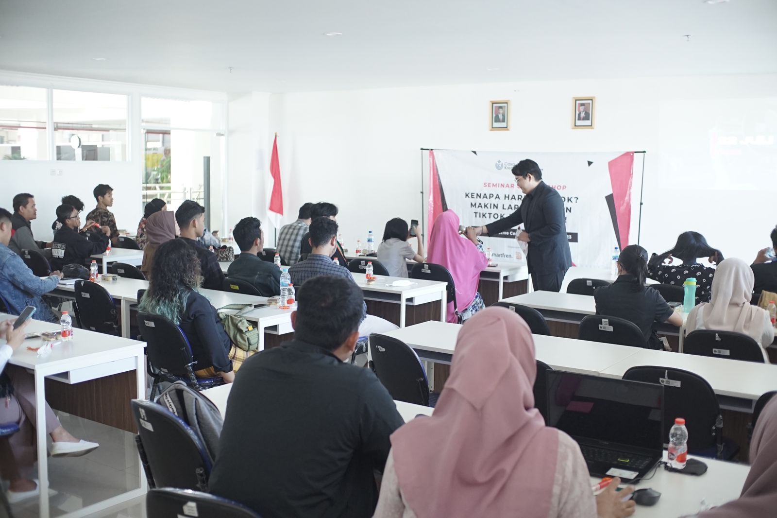 Doc. Event seminar dan workshop Casa Kreatif bertajuk "Kenapa Harus TikTok? Makin Laris Dengan TikTok Marketing" di Malang Creative Center (MCC).