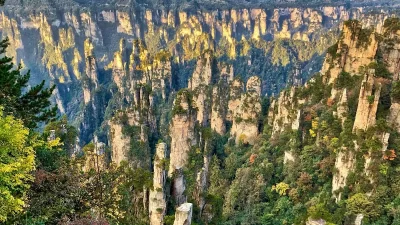 Keindahan panorama Pegunungan Tianzi.