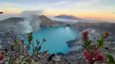 Nikmati Keseruan dan Keindahan Berwisata di Kawah Ijen