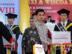 Keberhasilan Teguh & Zein, Sebagai 2 Wisudawan Terbaik Institut Teknologi Telkom Purwokerto