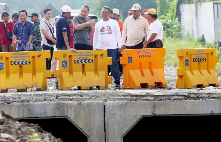 proyek penyelesaian saluran box culvert - Sumber: jawapos.com | SURYANTO/RADAR SURABAYA