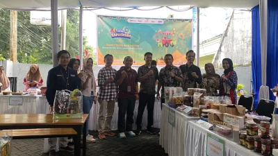 foto bersama pembukaan Bazar Ramadhan With Rumah BUMN