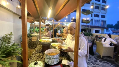 berbuka puasa di waroeng ramadhan, Regents Park Hotel Malang