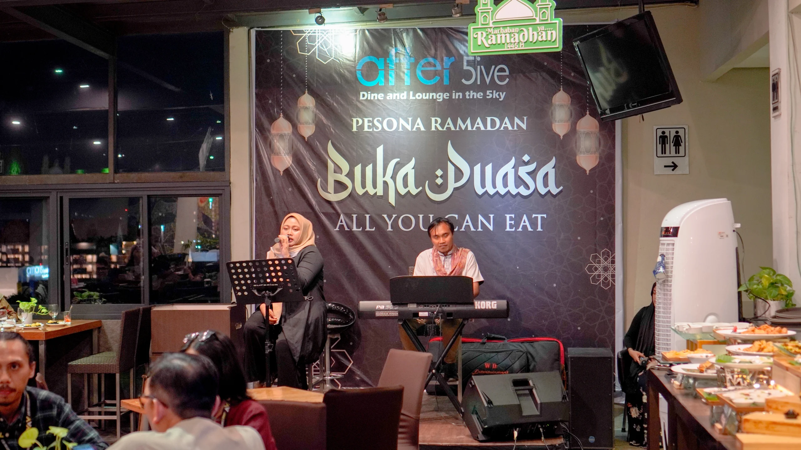 Live musik di Savana Hotel & Convention Malang