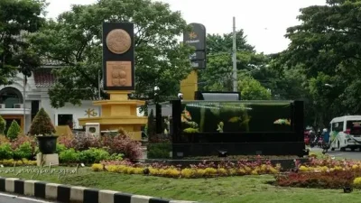 Taman Tugu Adipura Malang 