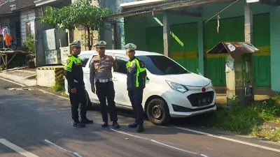 Olah TKP Kecelakaan Bus Singosari Malang: Truk Engkel Terlibat