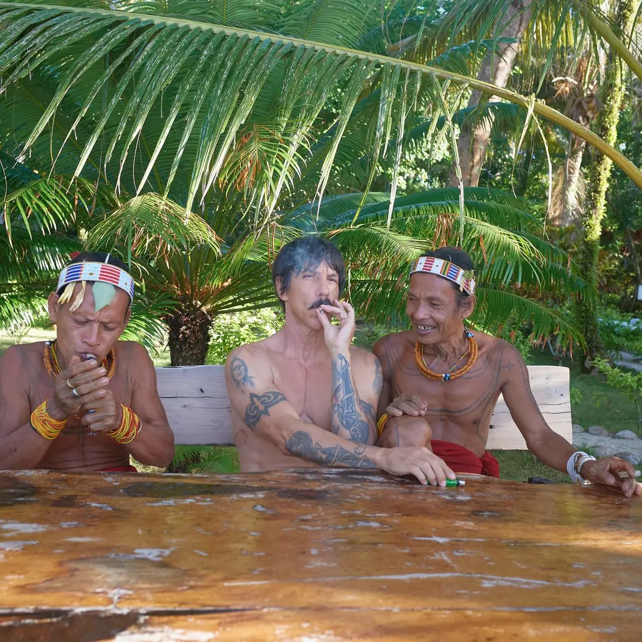 Anthony Kiedis Nikmati Liburan di Kepulauan Mentawai