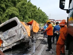 Kecelakaan Maut Tol Jakarta Cikampek KM 58 Renggut 13 Nyawa, Mayat Korban Terpisah-pisah