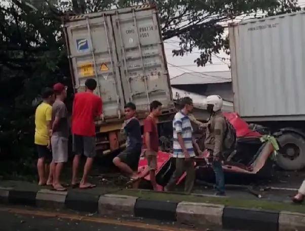 Kecelakaan Truk dan Motor di Purwodadi