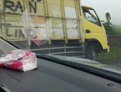 Waspada Macet! Kecelakaan Truk di Jatikerto