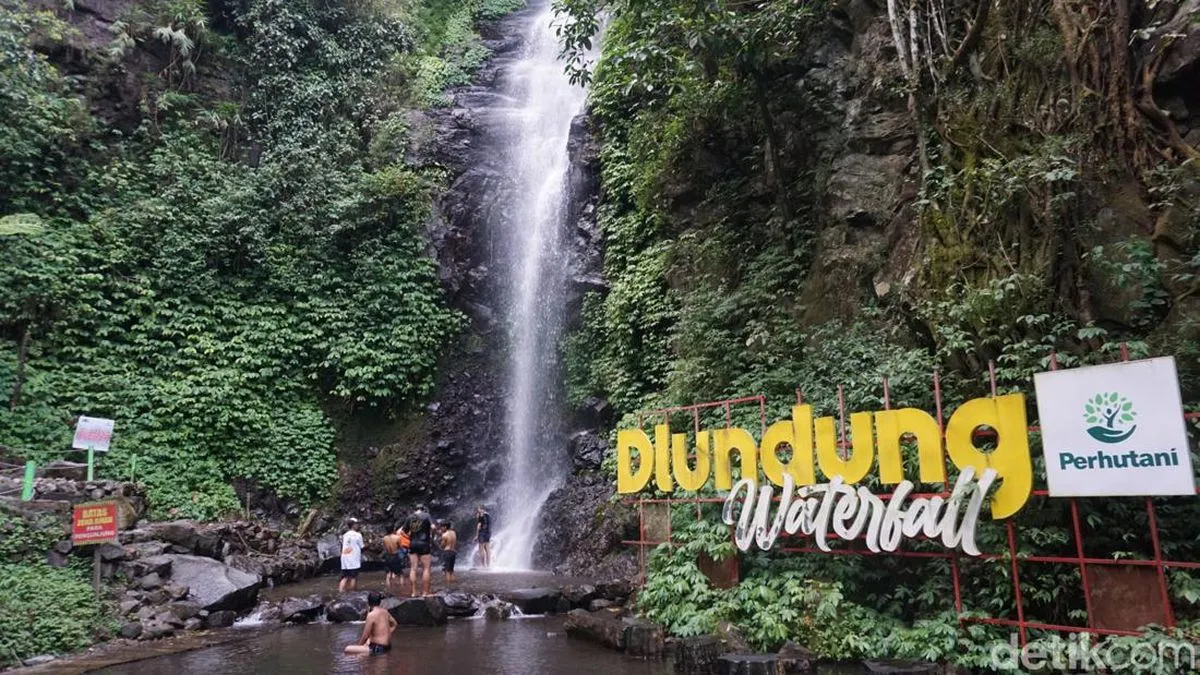 Wisata Air Terjun Dlundung