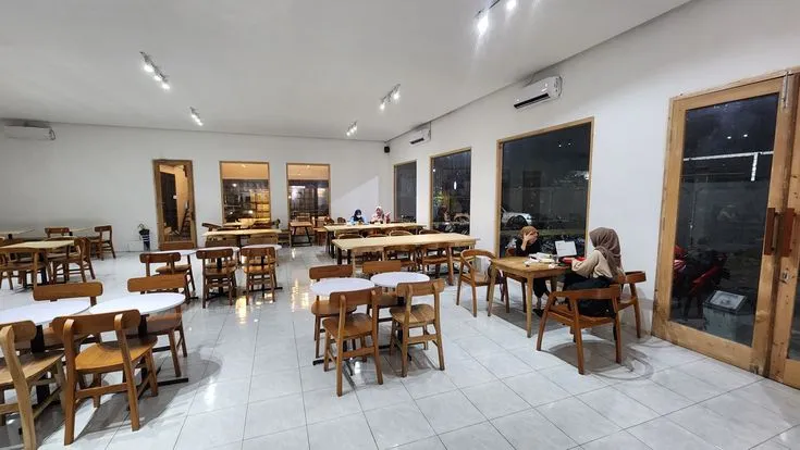 Hako Cafe & Eatery - Cafe Murah Malang