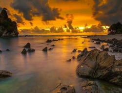 Sawarna Srikandi, Perjuangan dan Keindahan Pantai Tersembunyi di Banten