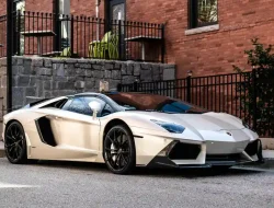 Lamborghini Huracan Tabrak Pemulung hingga Tewas