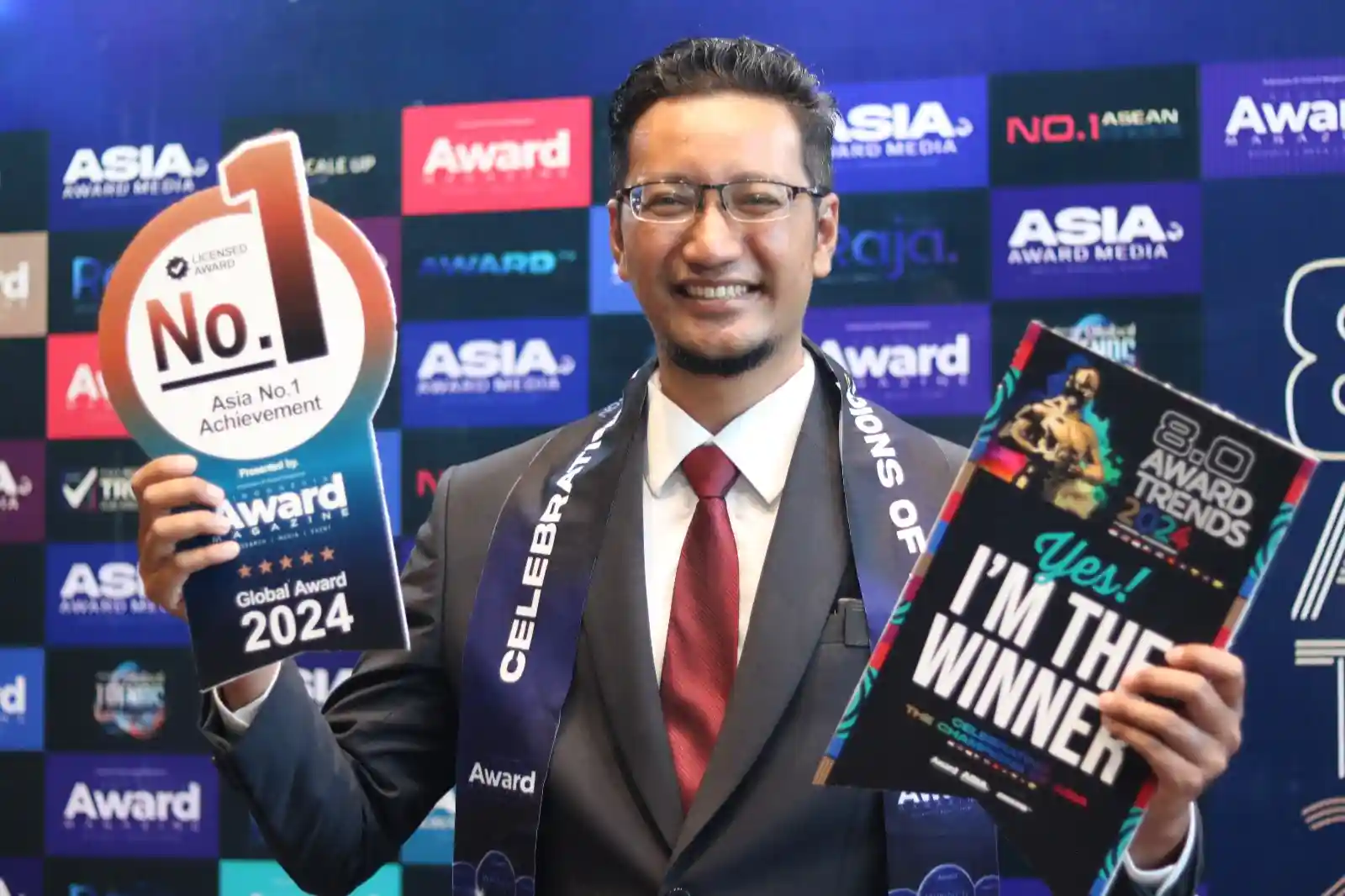 Iqrok Wahyu Perdana, konsultan sustainable business terkemuka, telah dianugerahi penghargaan bergengsi "Inspiring Professional & Leadership 2024" oleh Indonesia Award Magazine.