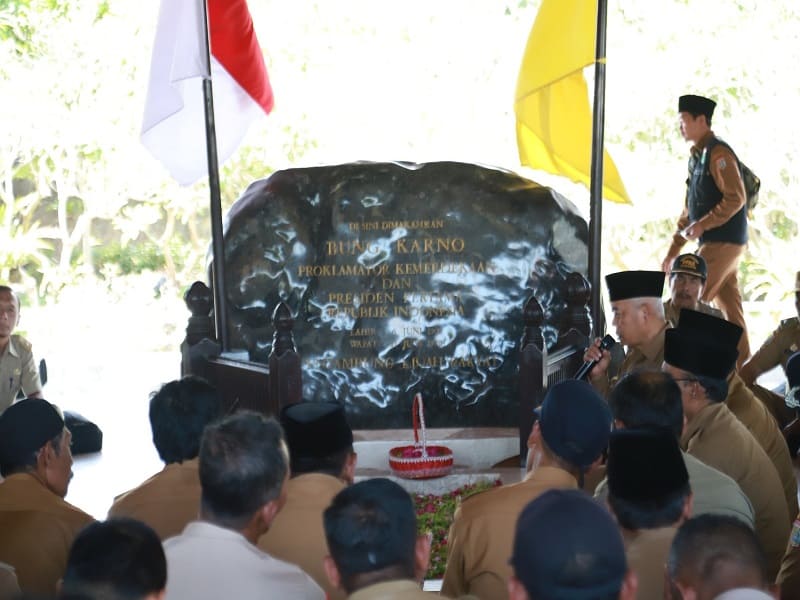 Bupati Malang Pimpin Ziarah dan Doa Bersama di Makam Ir. Soekarno, Diikuti PAPDESI Kabupaten Malang