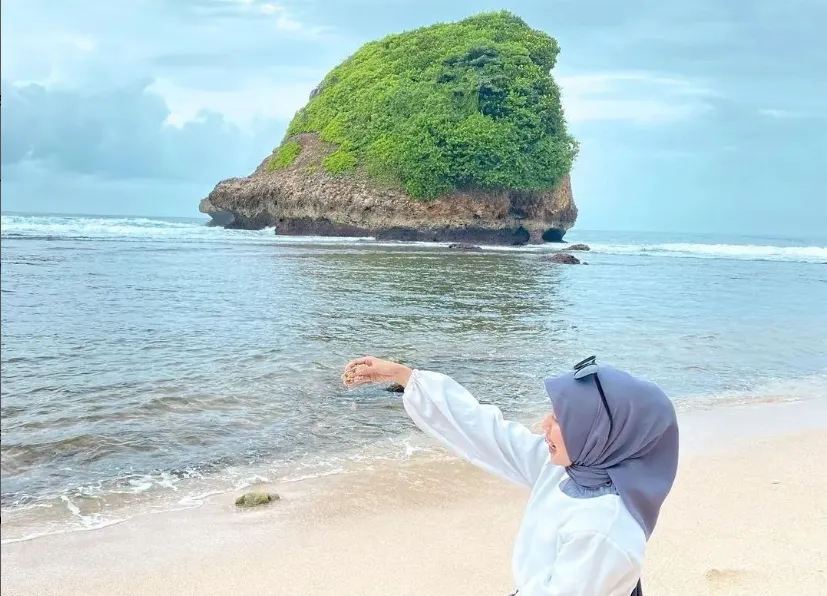 Pantai Malang Selatan (dok.@pantai_ngudel)