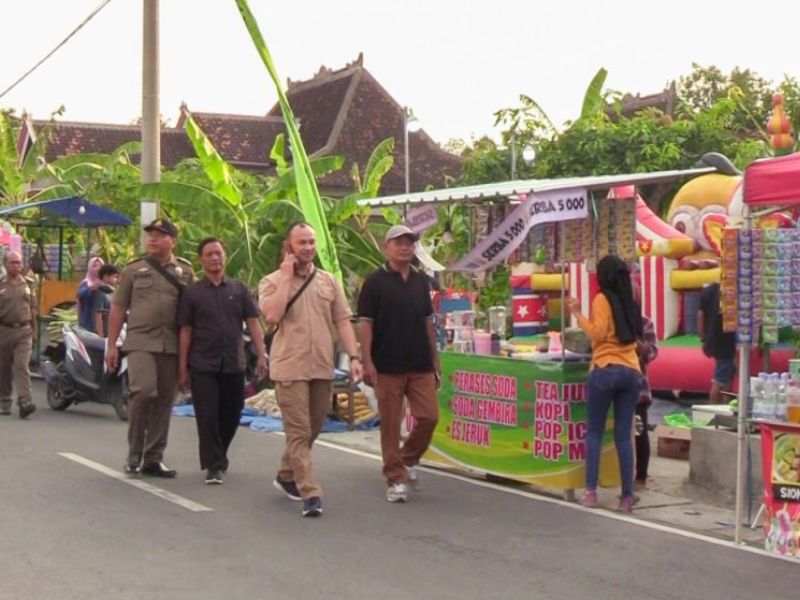 Badan Pengawas Pemilu Madiun Tinjau Alat Peraga Kampanye