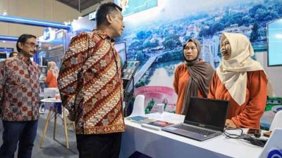 Kota Kediri kembali raih prestasi di ajang Jatim DigiFest 2024, booth milik Diskominfo Kota Kediri dinobatkan sebagai booth terbaik.