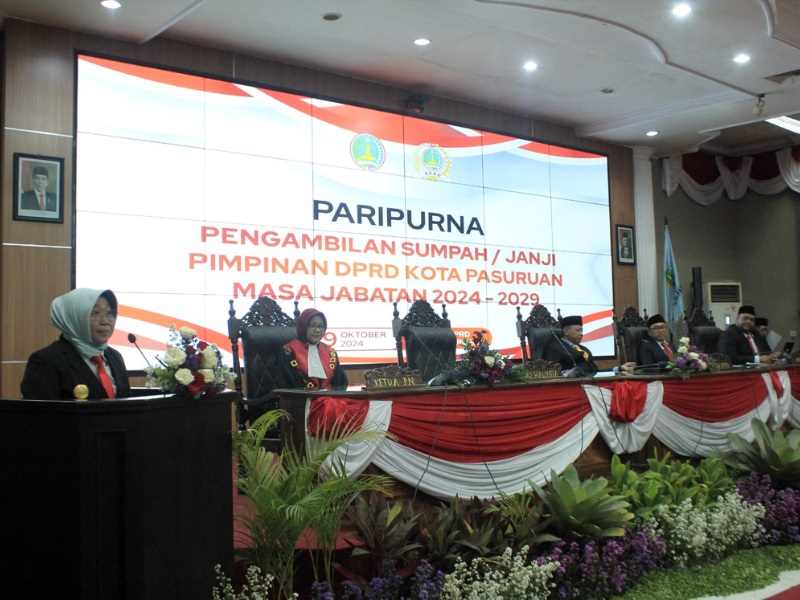 DPRD Kota Pasuruan melaksanakan rapat paripurna untuk pengambilan sumpah pimpinan masa jabatan 2024–2029