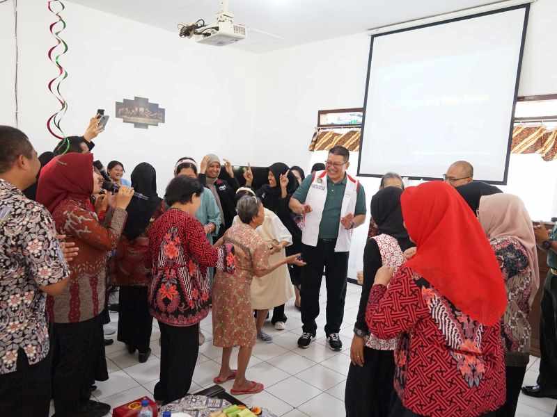 Plt Bupati Malang, hadir dalam peluncuran dan pelantikan pengurus Paguyuban Bina Lansia RAAL Griya Asih di Rumah Asuh Griya Asih.