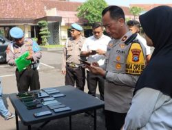 Polres Kediri Kota Melakukan Pemeriksaan Ponsel Anggota untuk Cegah Keterlibatan dalam Judi Online