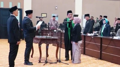 Hadiri Pelantikan PAW DPRD, Rouf Minta Kawal Program Pembangunan