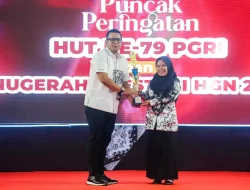 HUT Ke-79 PGRI dan HGN 2024: Pj Wali Kota Mojokerto Berikan Penghargaan kepada Guru Berprestasi