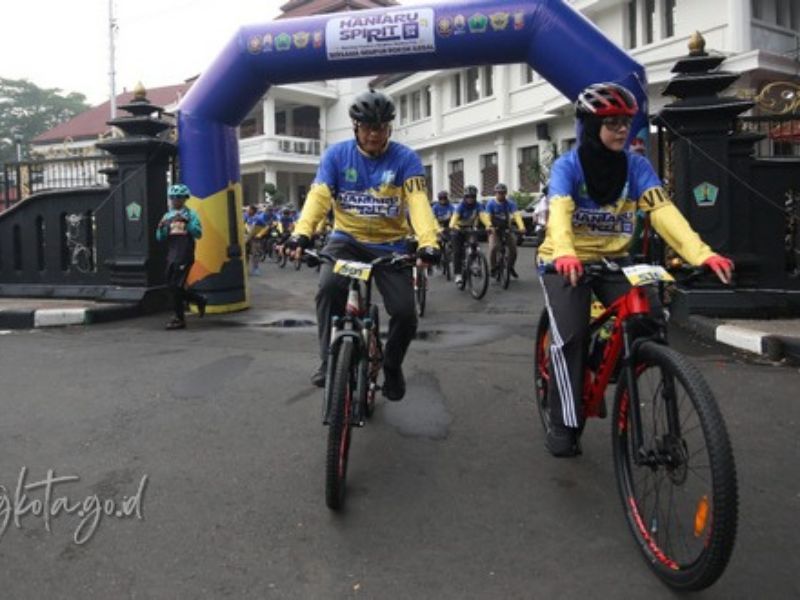 Pemerintah Kota Malang menggelar kegiatan Gowes Hantaru 2024 dalam rangka peringatan Hari Agraria dan Tata Ruang Nasional (Hantaru) 2024.