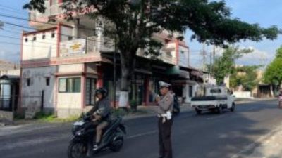 Antisipasi Kemacetan, Polres Batu Terapkan Pengaturan Lalu Lintas di Titik Rawat Kota Batu