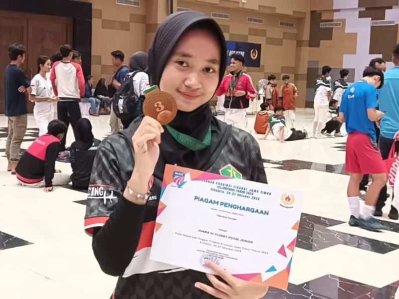 Siswi SMA Muhammadiyah 1 Malang, Nathaneila Lovena Putri bersama timnya berhasil mengharumkan nama Kota Malang di Kejurprov Jatim 2024