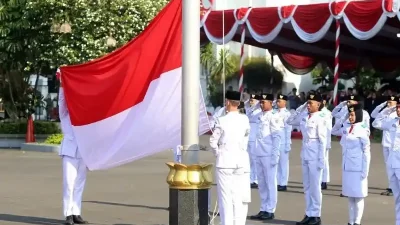 Peringati Hari Pahlawan, Pemkot Surabaya Minta Warga Kibarkan Bendera dan Kenakan Busana Perjuangan