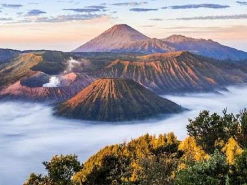 Mulai Oktober 2024, harga tiket masuk Gunung Bromo akan naik signifikan, mengejutkan wisatawan, terutama dari luar negeri.