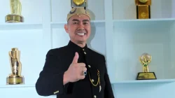 Profil lengkap Abah Anton, calon Wali Kota Malang 2024, yang memiliki pengalaman di dunia politik, bisnis, dan organisasi. Ketahui perjalanan kariernya dan visinya untuk Malang.