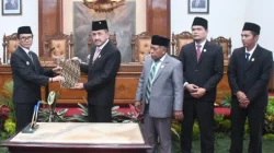 Pj Bupati Heru Suseno Hadiri Rapat Paripurna DPRD Tulungagung Bahas APBD 2025