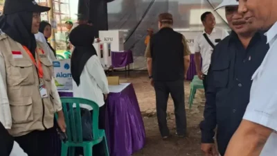 Pj Bupati Ugas Pantau Pilkada 2024 di Sejumlah TPS di Probolinggo