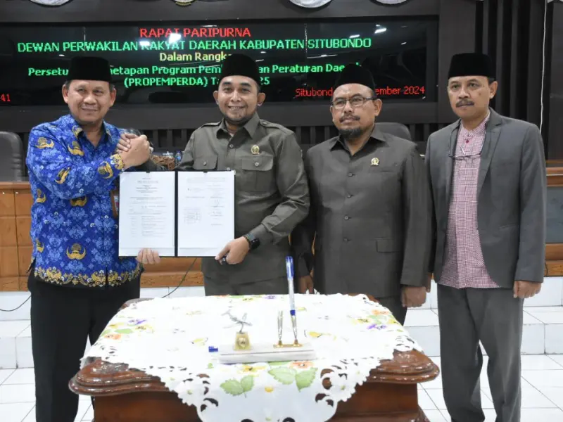 Pjs Bupati Situbondo dan DPRD sepakat menetapkan 25 Propemperda untuk tahun 2025 (18/11/2024). Sumber : Istimewa.