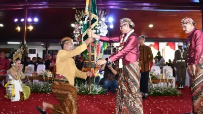 Kabupaten Tulungagung rayakan Hari Jadi ke-819 dengan upacara adat Bersih Nagari, kirab Pataka, dan prosesi budaya yang semarak. Sumber : Istimewa.