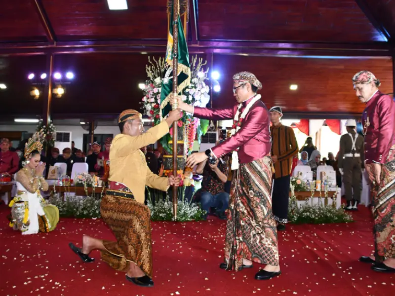 Kabupaten Tulungagung rayakan Hari Jadi ke-819 dengan upacara adat Bersih Nagari, kirab Pataka, dan prosesi budaya yang semarak. Sumber : Istimewa.