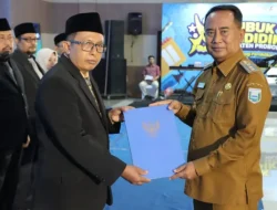 Pj Bupati Kukuhkan Dewan Pendidikan Kabupaten Probolinggo 2024-2029