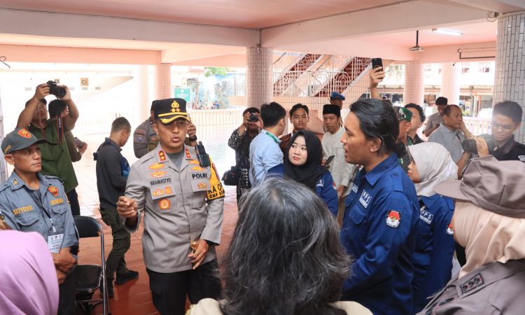 Dalam rangka Pilkada 2024 Forkopimda Kota Kediri bersama Pamatwil Polda Jatim berkunjung ke dua TPS di Kecamatan Pesantren.