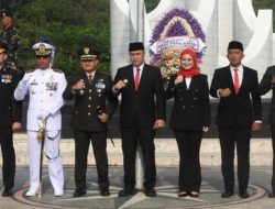 Upacara Ziarah Nasional Hari Pahlawan di Taman Makam Pahlawan Suropati Malang