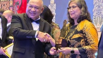 Pj Wali Kota Kediri Zanariah Raih Penghargaan Top Hospitality Leader in Government and Public Policy