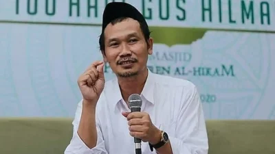 Cari tahu informasi terbaru tentang biaya mengundang Habib Ahmad Al Haddar 2025, termasuk tarif untuk acara di Jakarta, Surabaya, dan pengajian lainnya.